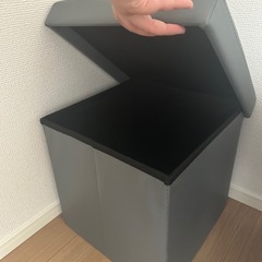 イス　収納つきの画像