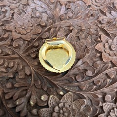 ダイヤ入り　金ブローチの画像