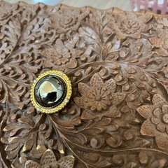 ダイヤ入り　金ブローチの画像