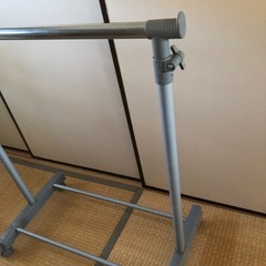ハンガーラックの画像