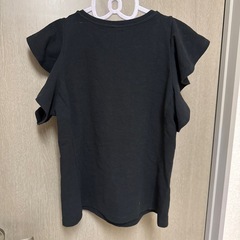 UNIQLO ラッフルスリーブTの画像