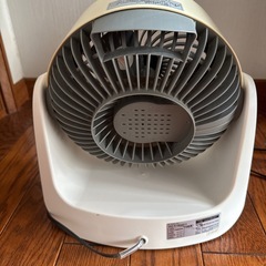 《9/9まで！》2013年製　山善（YAMAZEN）製のサーキュレーター「YAS-N18D(WH)」の画像
