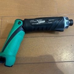 HiKOKI 電動ドライバードリル バッテリー2個付きの画像