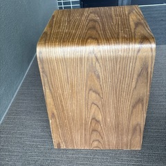 木製ミニテーブルの画像