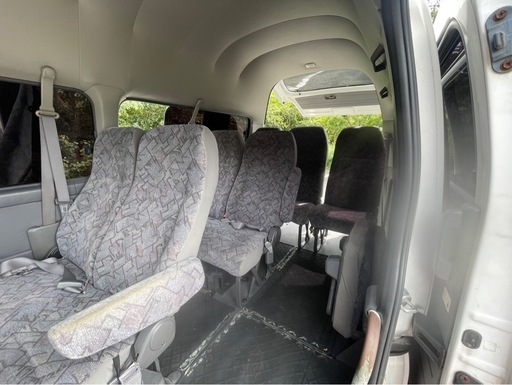 E25 キャラバン　内装