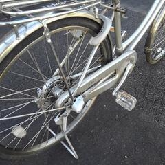 9/10・9/11連休します。中古自転車３７４４　ブリヂストン　JOBNA　24インチ　 ３段ギヤ　LEDダイナモライト　ハンドルロック　キッキーと音がならない後輪ローラーブレーキ錆びにくい部品：ハンドル・リム・ドロヨケ・前かご・リヤキャリア・クランク・スポーク・前ブレーキの画像