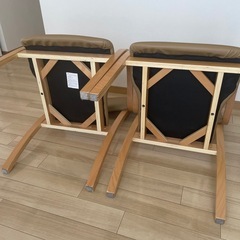 ダイニングチェア　2脚　肘掛　ベージュの画像