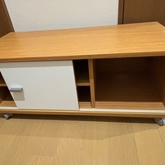 テレビボードの画像