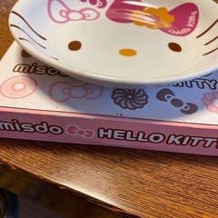 ハローキティカレー皿の画像