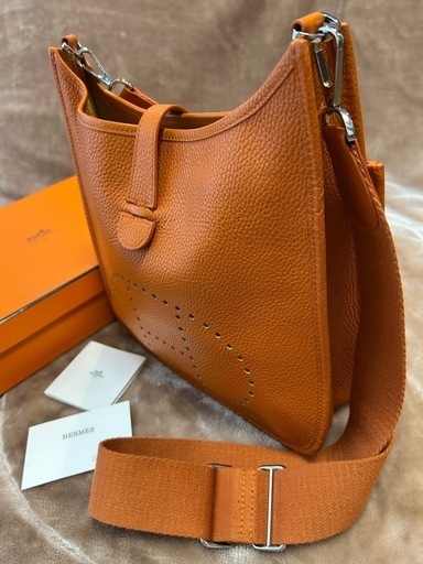 エルメスエヴリン３トロワGMエブリンワンショルダーバッグレディースオレンジ女性用婦人鞄メンズ男性用紳士ユニセックス男女兼用レザー