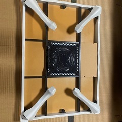 おしゃれな白テーブルの画像