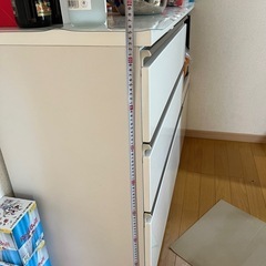 食器棚の画像