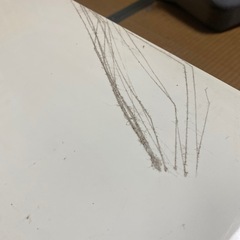 光沢感のあるテーブルの画像