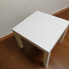 サイドテーブル白　IKEAの画像
