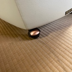 おしゃれな1人ソファ椅子（キャスター、肘掛け付き）の画像