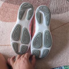 NIKEレディーススニーカー23,5センチの画像