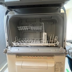 Panasonic 2022年製　食洗機　台座付きの画像