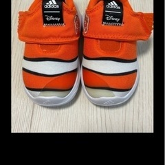 adidas ニモの画像