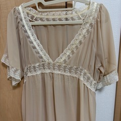 20〜30代の服の画像