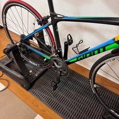 ロードバイク　GIANT CONTEND SL 2+スマートトレーナーミノウラKAGURA LST9200の画像