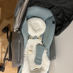 combi 電動ハイローチェアの画像