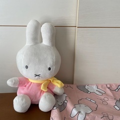 新品　タグ付き　ミッフィーぬいぐるみ　ブランケット付きの画像