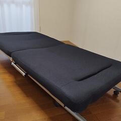 折りたたみベッドの画像