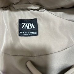 ZARA クロップド丈　ダウンジャケットの画像