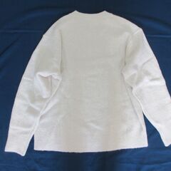 ( M-845 )GU ジーユー スフレヤーンクルーネックセーター WOMEN レディース オフホワイト 白 251-469429 中古 未使用の画像