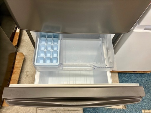 仙台市内トラック渡し無料！ 三菱 2ドア 冷蔵庫 168Lマットチャコール