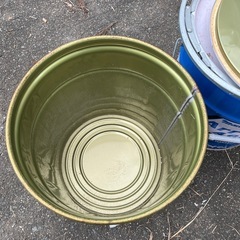 【取引中】スチール缶２個 の画像