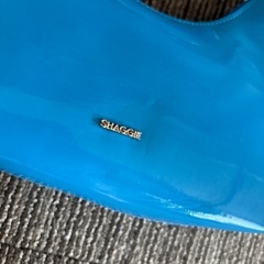 Shaggie シャギー　エナメル　ハンドバッグの画像