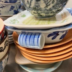 大量のお皿あげますの画像
