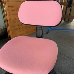 店舗・出張買取実施中★キャスター付きチェアー　ピンク　椅子　事務椅子の画像