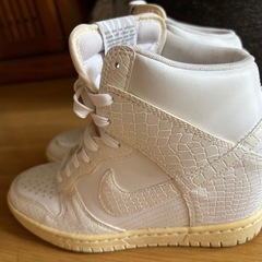 NIKE厚底ハイカットスニーカー24cmの画像