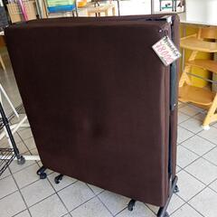 折り畳みベッドの画像