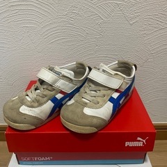 子供用スニーカー3足の画像