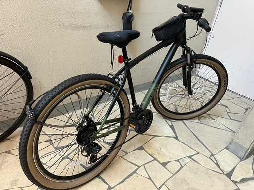 マウンテンバイク　7月購入、数回使用のみの美品