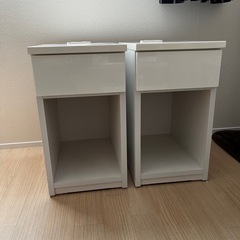 ベッドサイドチェストの画像