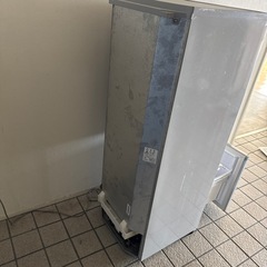 2ドア冷蔵庫の画像