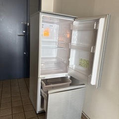 2ドア冷蔵庫の画像