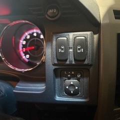 デリカD5 シャモニー/リフトアップ　カスタム多数の画像