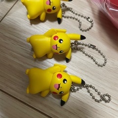 ピカチュウキーホルダー　おもちゃいろいろの画像