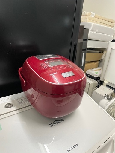 配送可能　保証付き 東芝　RC-10VRN炊飯器 シャインレッド [5.5合 /IH]