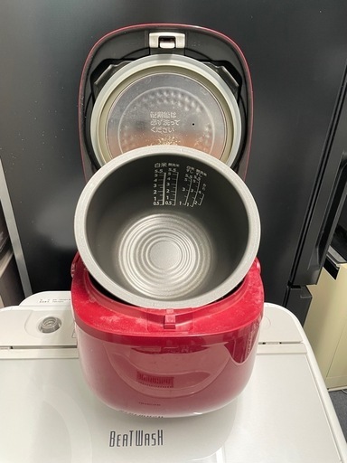 配送可能　保証付き 東芝　RC-10VRN炊飯器 シャインレッド [5.5合 /IH]