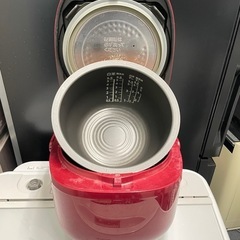 配送可能　保証付き 東芝　RC-10VRN炊飯器 シャインレッド [5.5合 /IH]の画像