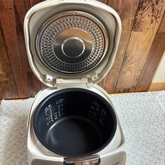 Panasonic 炊飯器　SR -NF101の画像
