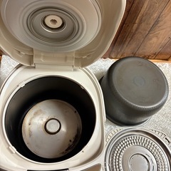 Panasonic 炊飯器　SR -NF101の画像
