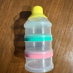 粉ミルクストッカーの画像
