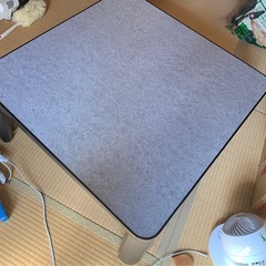 コタツと布団のセットの画像
